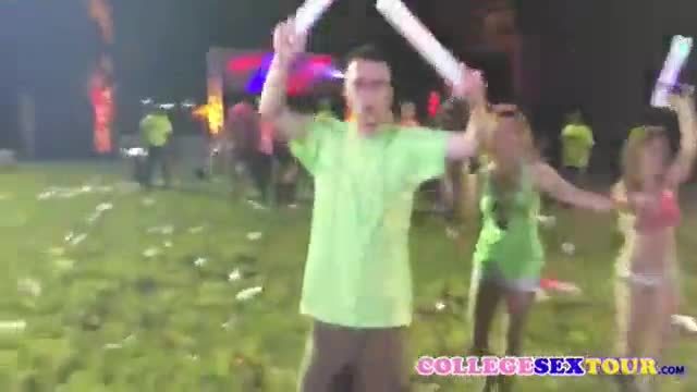 Amateurs from oregon go hard during rave