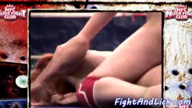 Ginger dyke makes out with wrestling partner